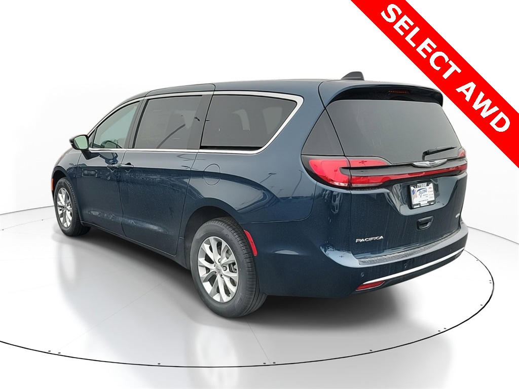 2025 Chrysler Pacifica photo 3