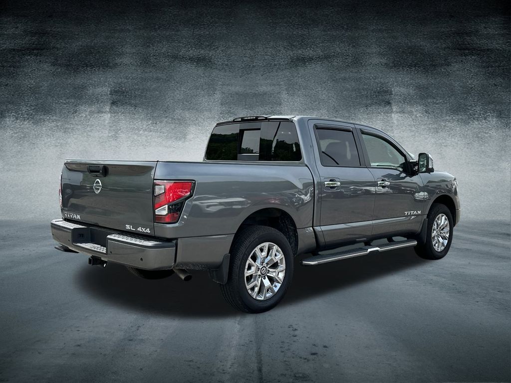 2021 Nissan Titan SL photo 4