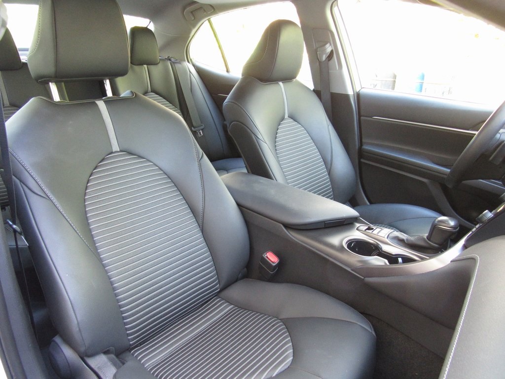 2023 Toyota Camry Hybrid SE photo 18