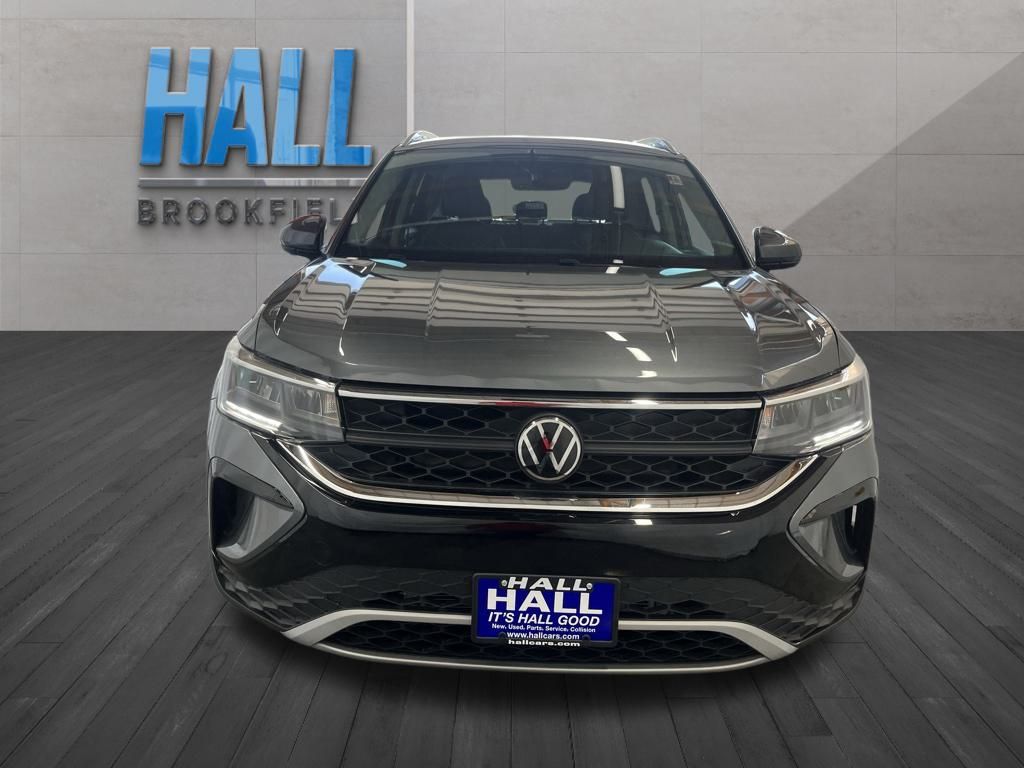 2024 Volkswagen Taos SE photo 8