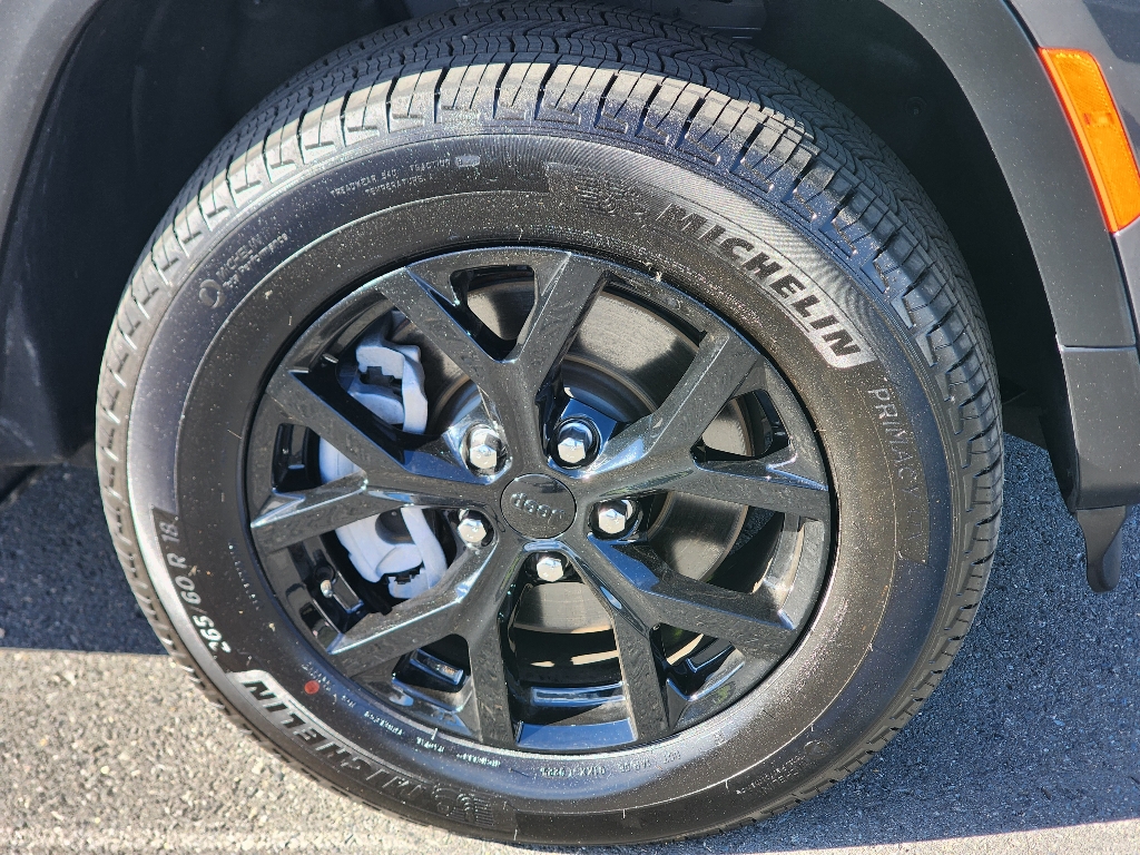 2025 Jeep Grand Cherokee Altitude X photo 3