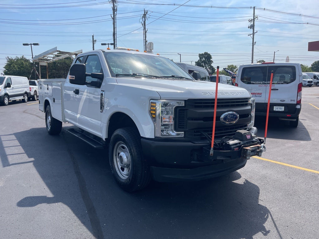 2019 Ford F-350 Super Duty Chassis Cab XL's photo
