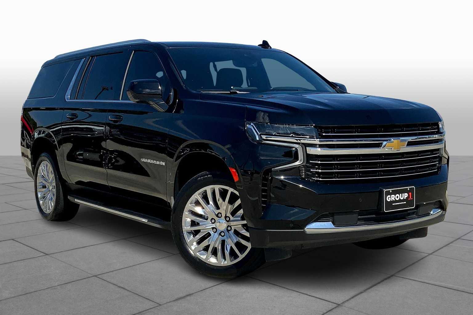 2024 Chevrolet Suburban LT photo 2