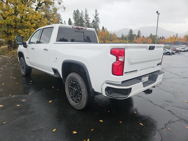 2022 Chevrolet Silverado 3500HD High Country photo 4