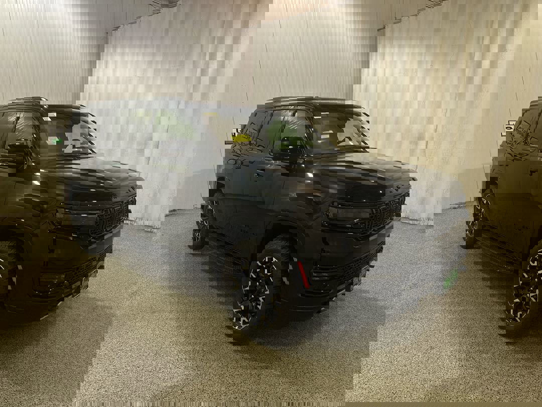 2025 Jeep Wagoneer Series II's photo