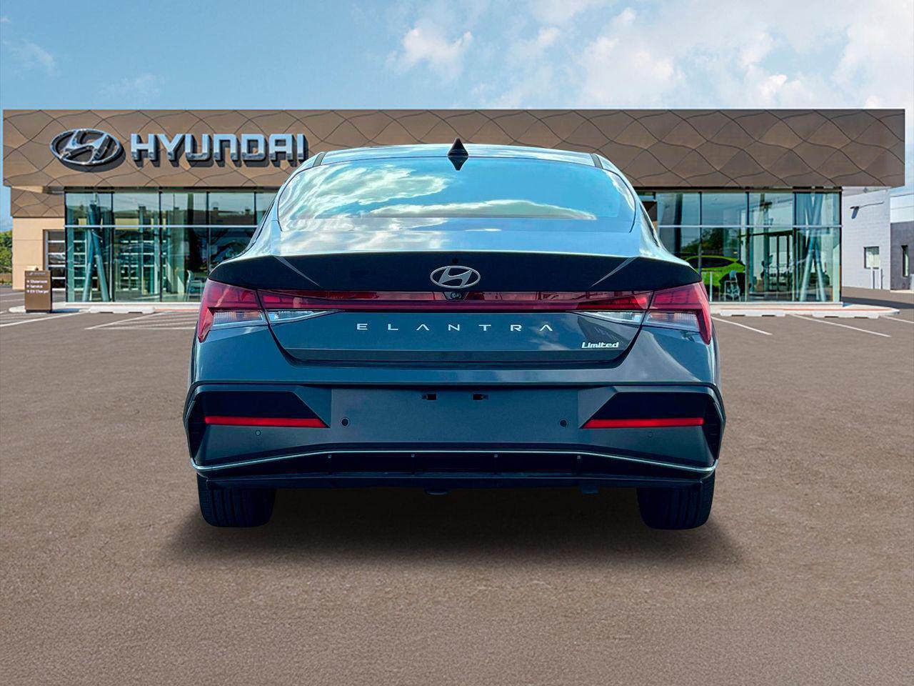 2025 Hyundai Elantra Limited photo 6