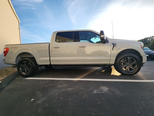 2023 Ford F-150 Lariat photo 2