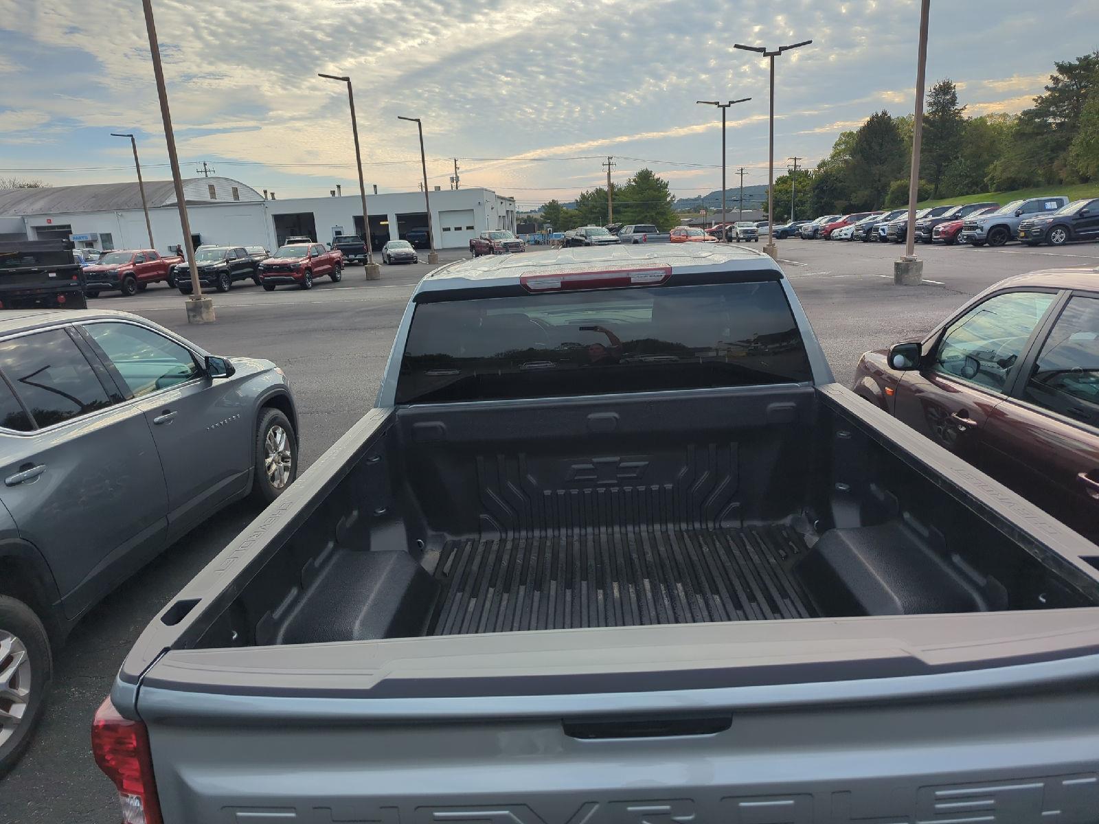 2023 Chevrolet Silverado 1500 LT photo 5