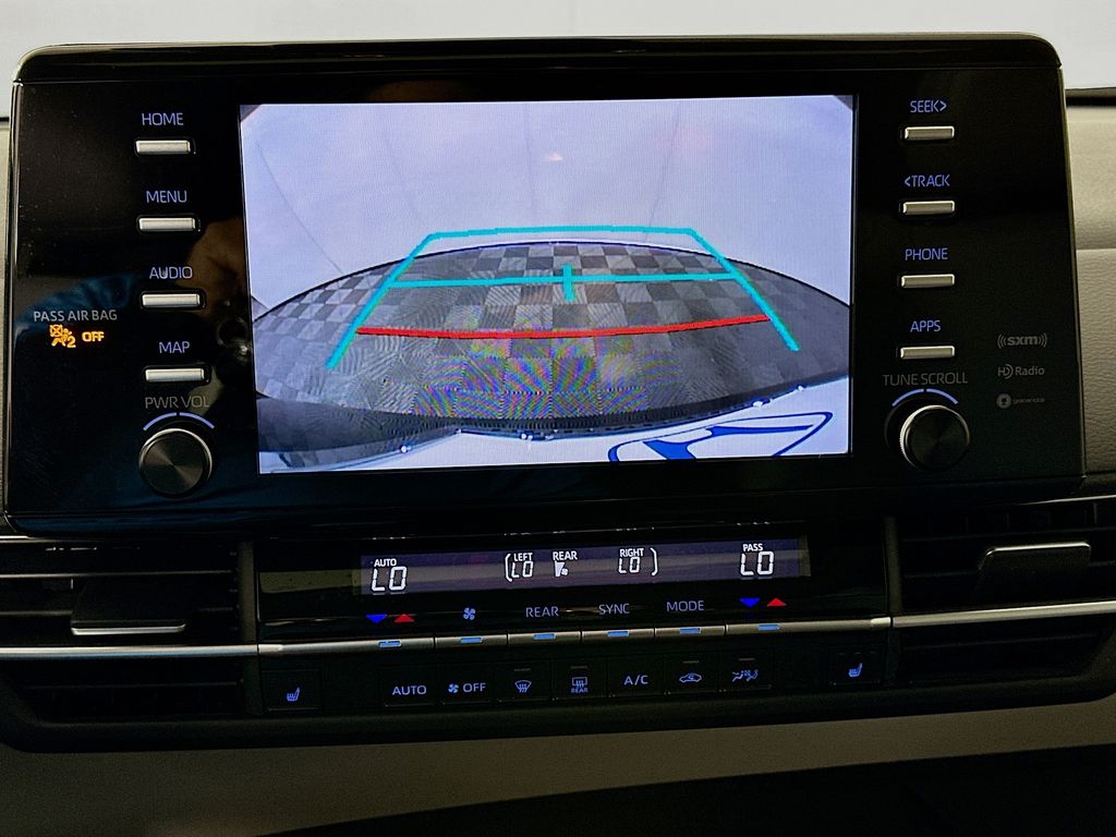 2023 Toyota Sienna XLE photo 13