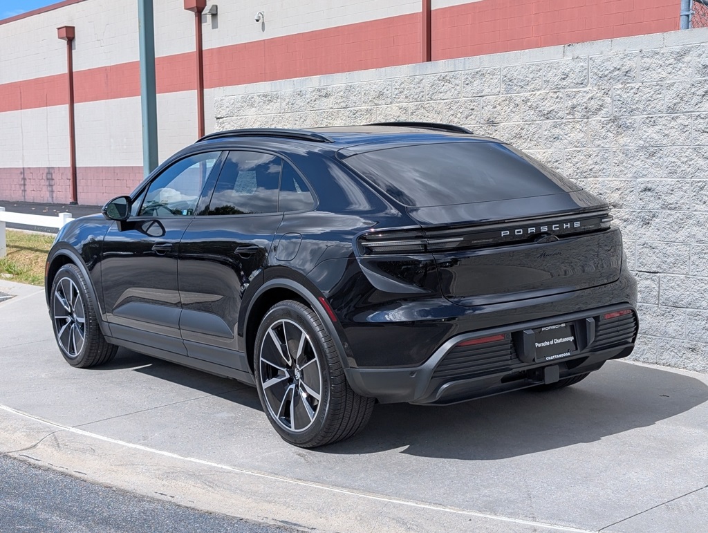 2025 Porsche Macan Electric photo 3