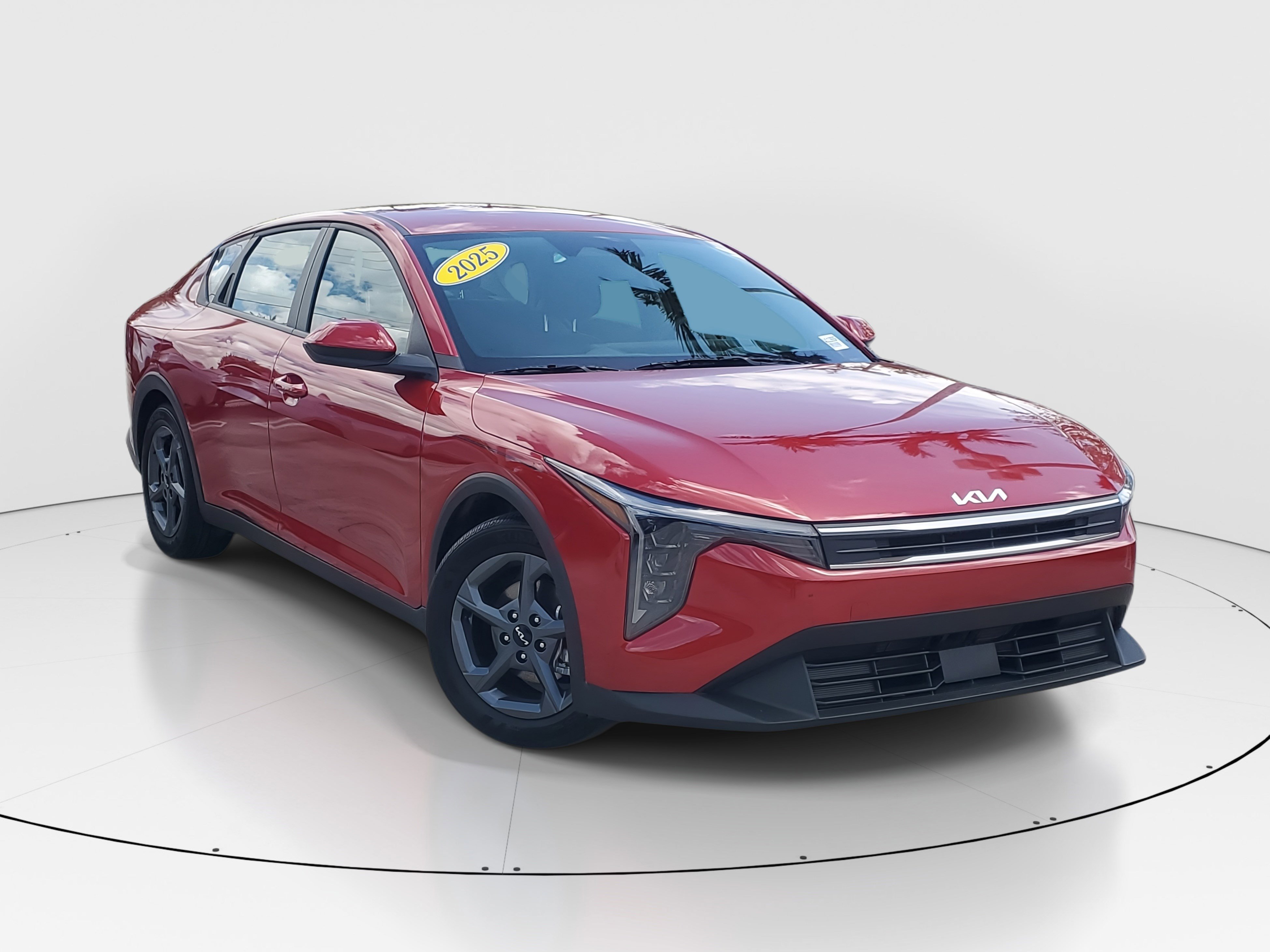 2025 Kia K4 LXS photo 2