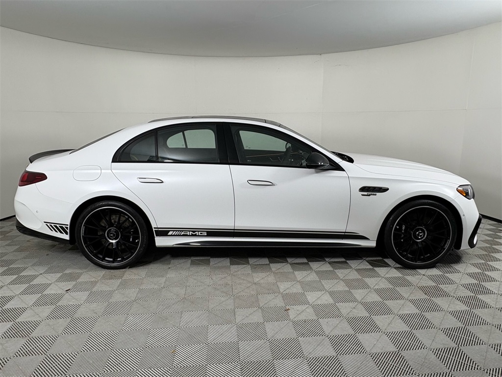 2025 Mercedes Benz E 53 AMG photo 2