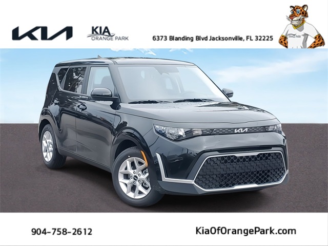 2025 Kia Soul LX's photo