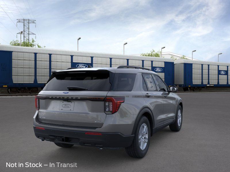 2026 Ford Explorer photo 4