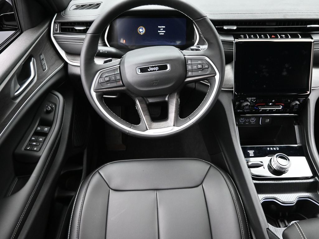 2025 Jeep Grand Cherokee Limited photo 6