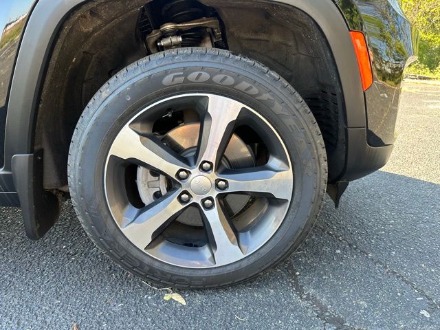 2023 Jeep Cherokee 4xe photo 10