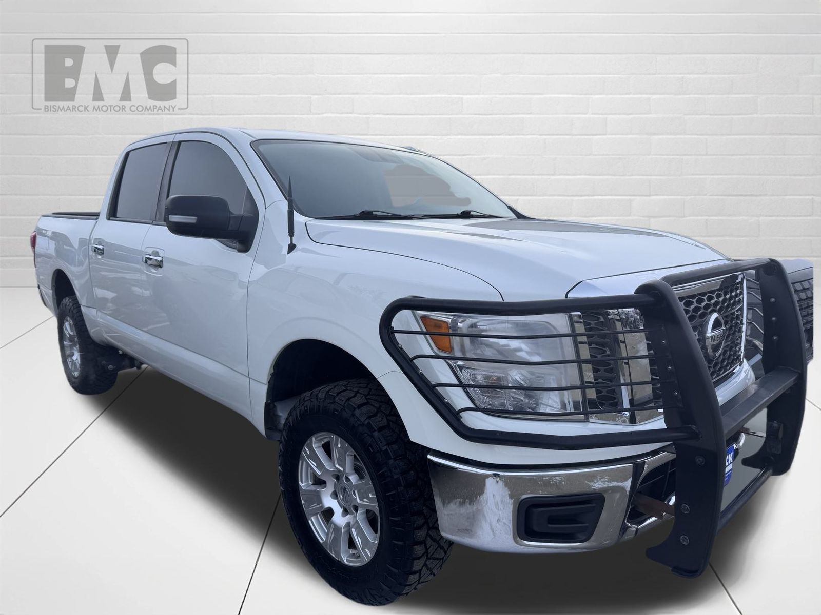 2018 Nissan Titan SV's photo