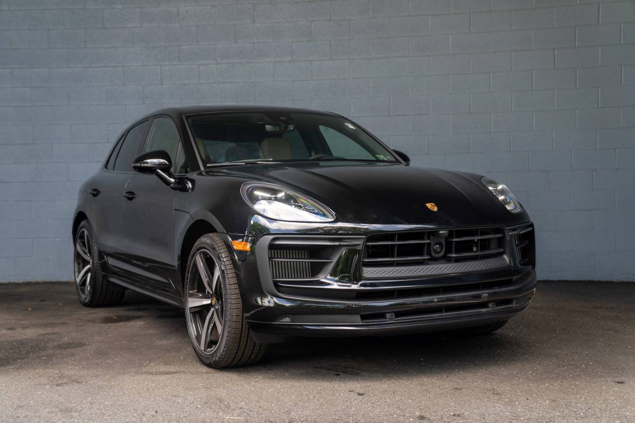 2025 Porsche Macan S photo 16
