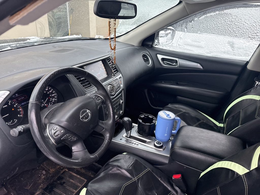 2020 Nissan Pathfinder SL photo 3