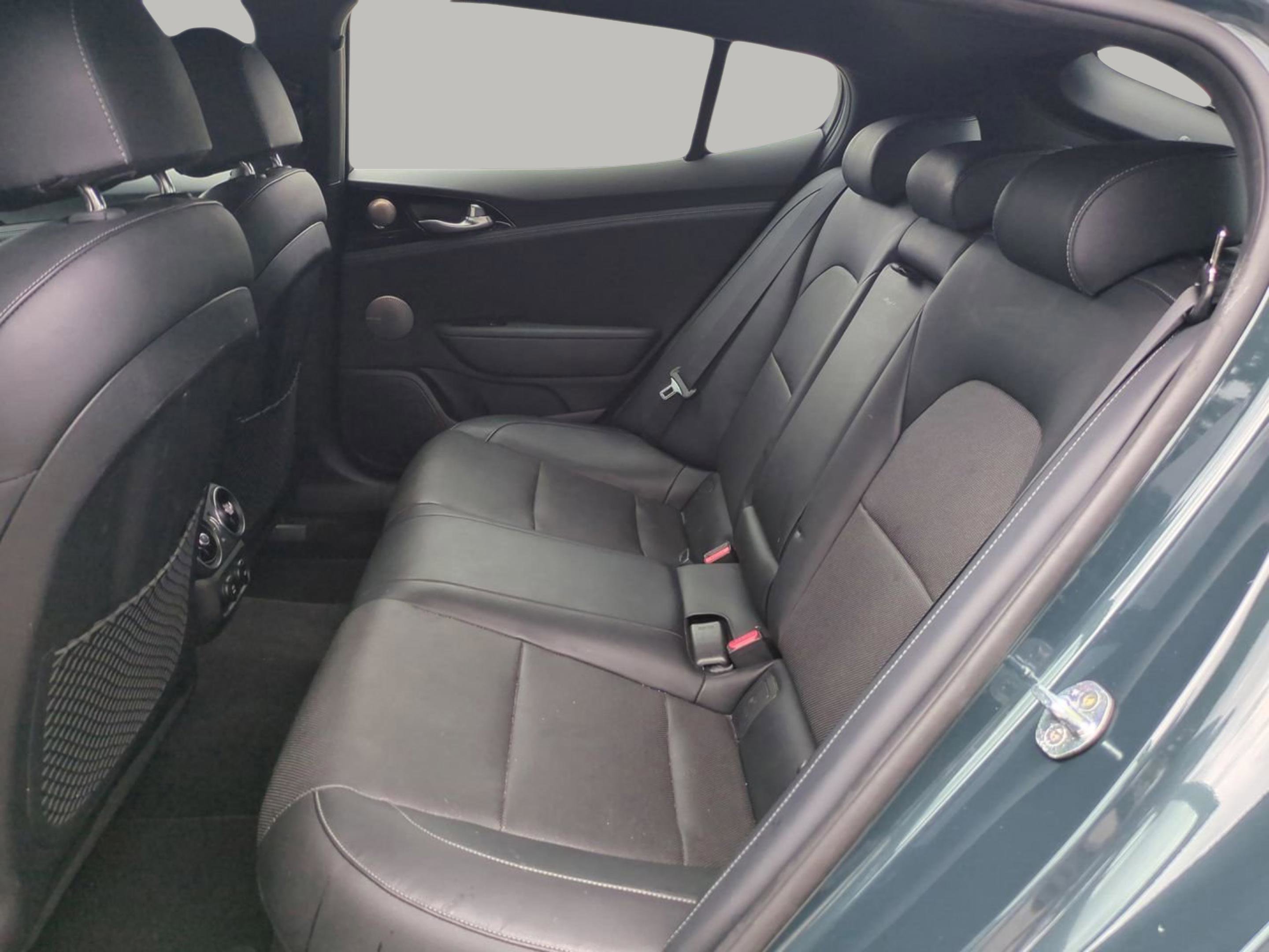 2022 Kia Stinger GT-Line photo 14