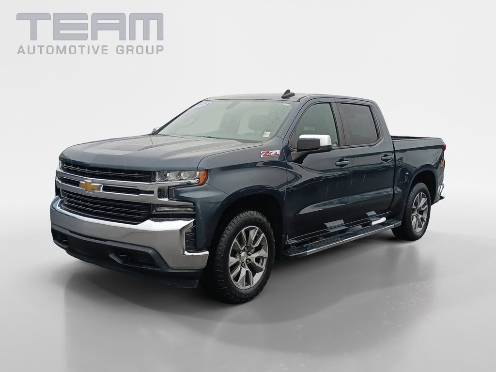2021 Chevrolet Silverado LT photo 3