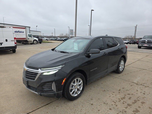 2023 Chevrolet Equinox LT photo 3
