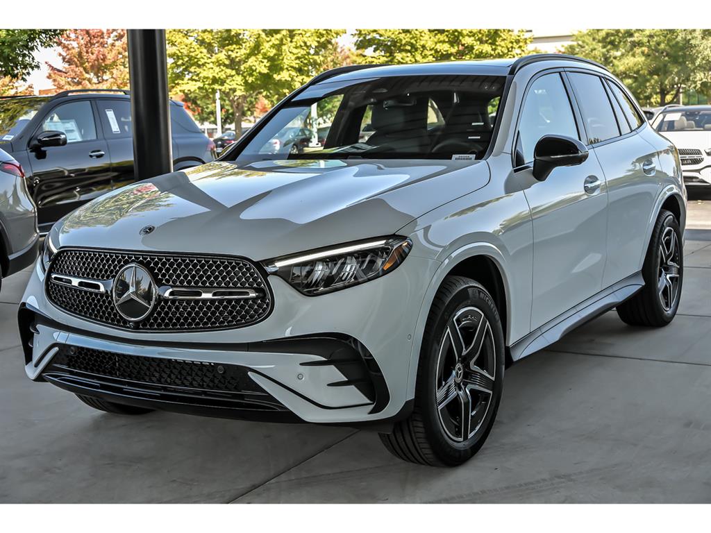 2026 Mercedes Benz GLC 300 4MATIC photo 3