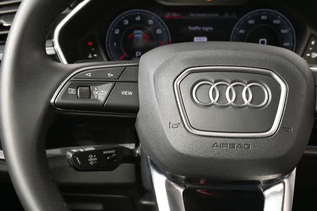 2023 Audi Q3 S line Premium Plus photo 3