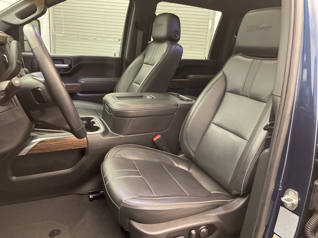 2022 Chevrolet Silverado 3500HD High Country photo 16