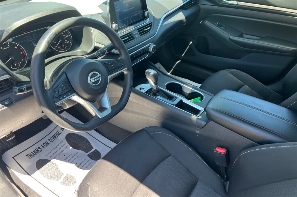 2022 Nissan Altima 2.5 SV photo 4