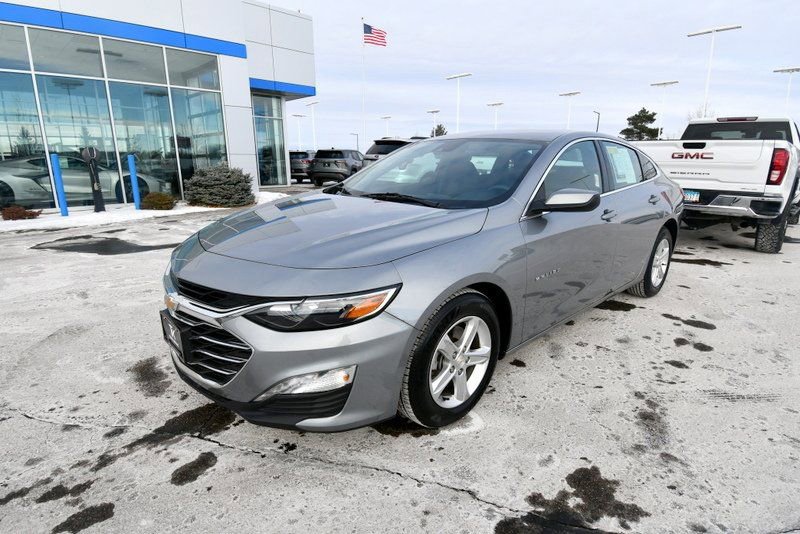 Used 2024 Chevrolet Malibu 1LT with VIN 1G1ZD5ST5RF120170 for sale in North Branch, Minnesota