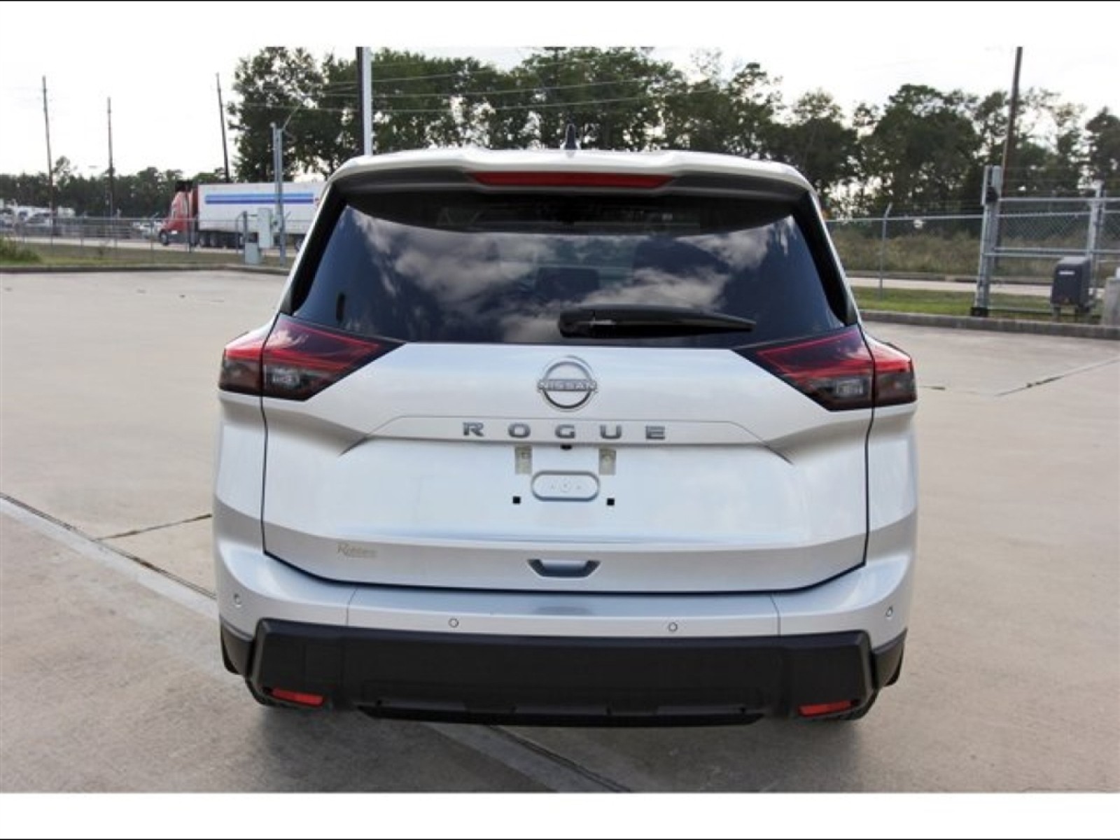 2025 Nissan Rogue S Silver at Robbins Nissan