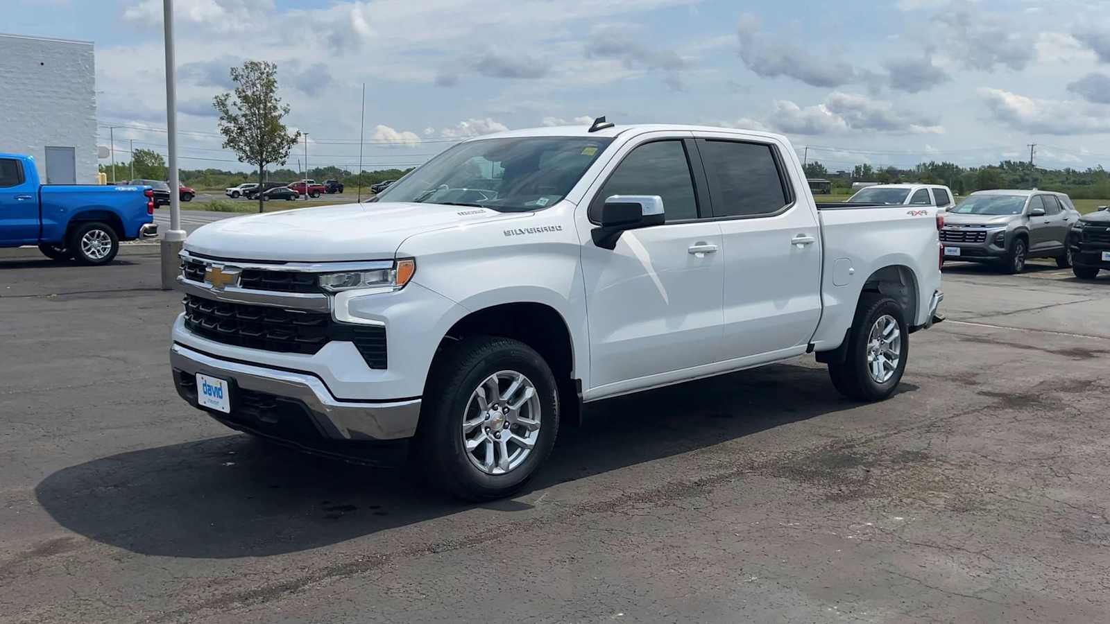 2026 Chevrolet Silverado 1500 LT photo 4