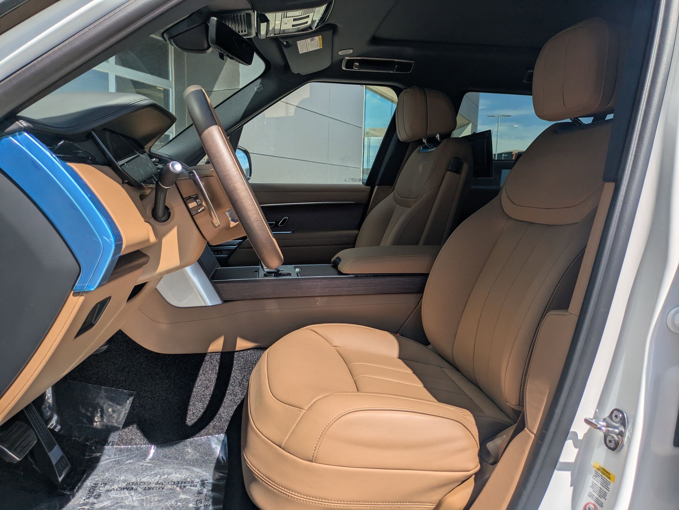 2025 Land Rover Range Rover SE photo 14