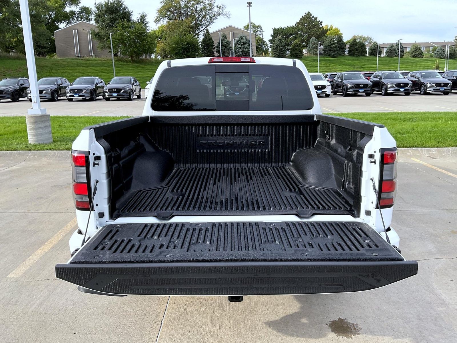 2026 Nissan Frontier SV photo 9