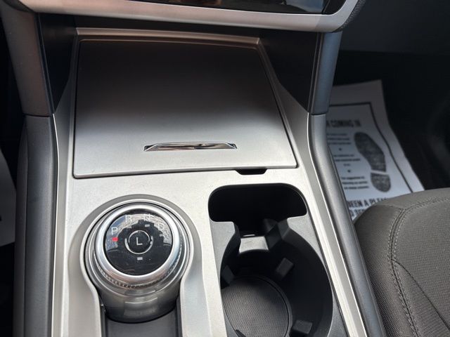 2024 Ford Explorer XLT photo 21