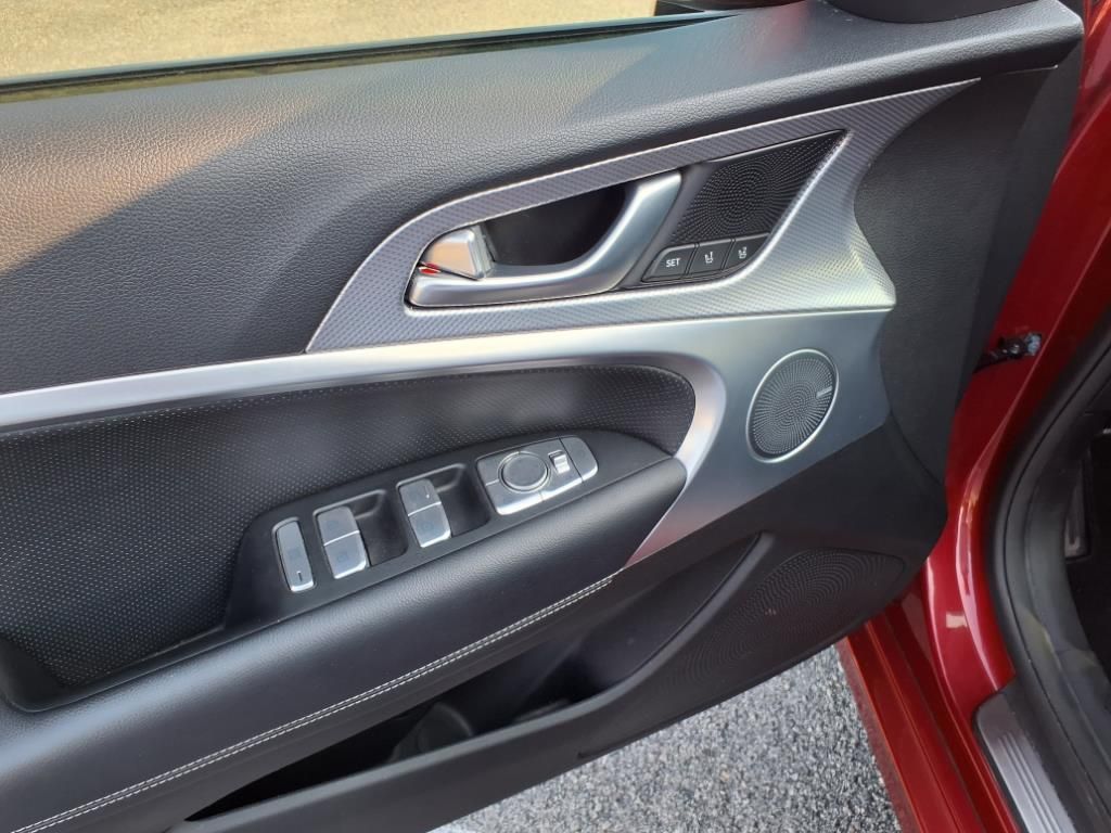 2022 Genesis G70 2.0T photo 13