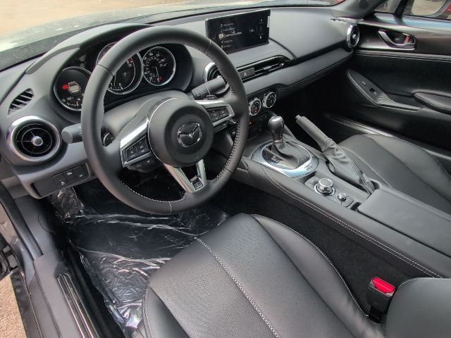 2025 Mazda MX-5 Miata Miata RF Grand Touring photo 11