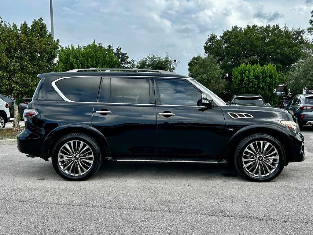 2016 Infiniti QX80 Limited photo 5