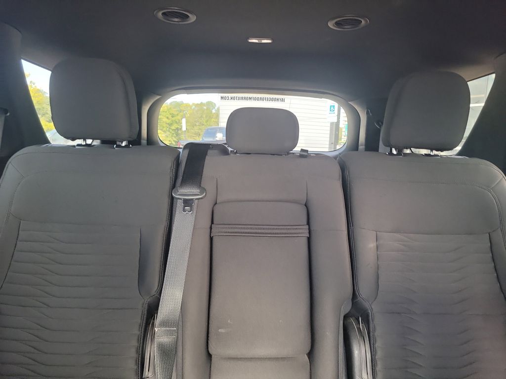2020 Ford Explorer XLT photo 17
