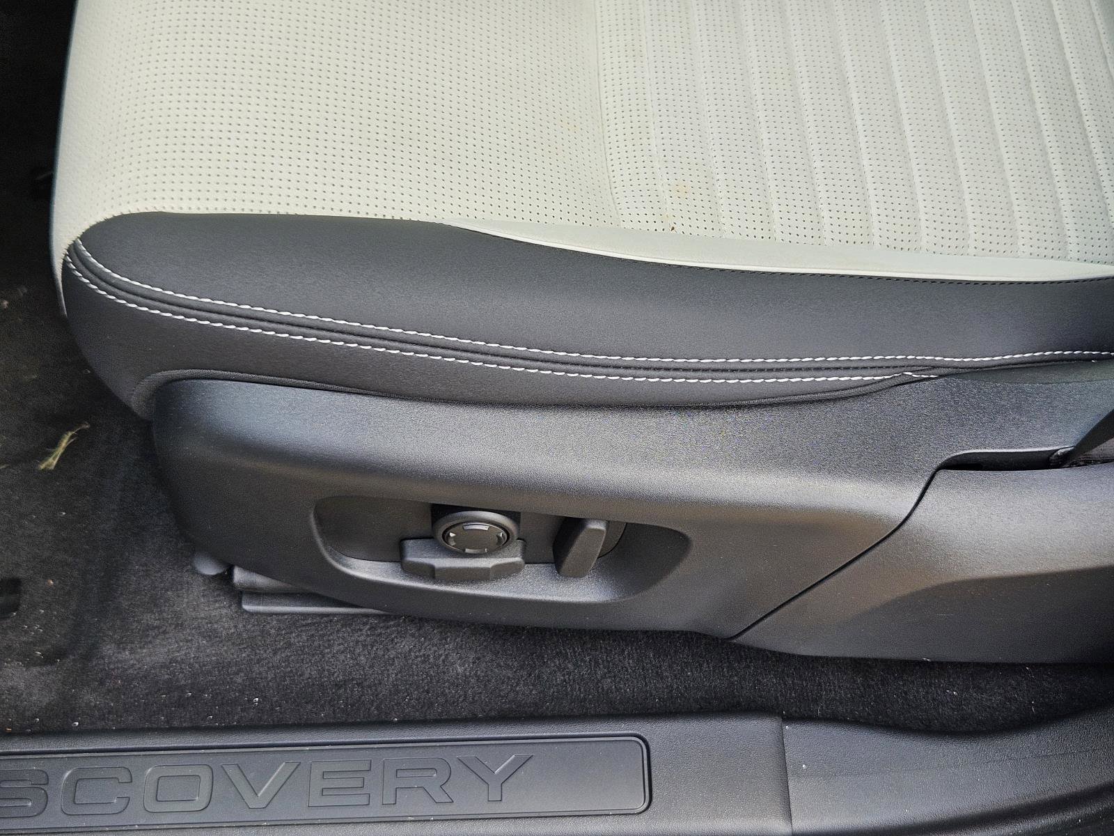 2025 Land Rover Discovery Sport S photo 26