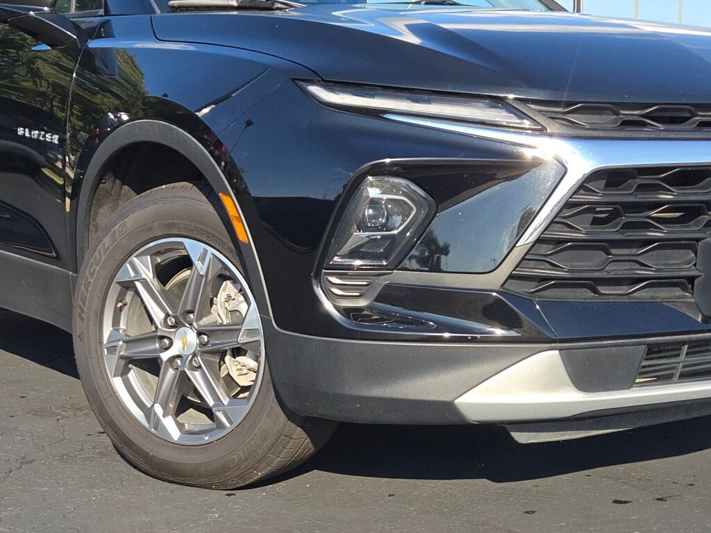 2023 Chevrolet Blazer 2LT photo 2