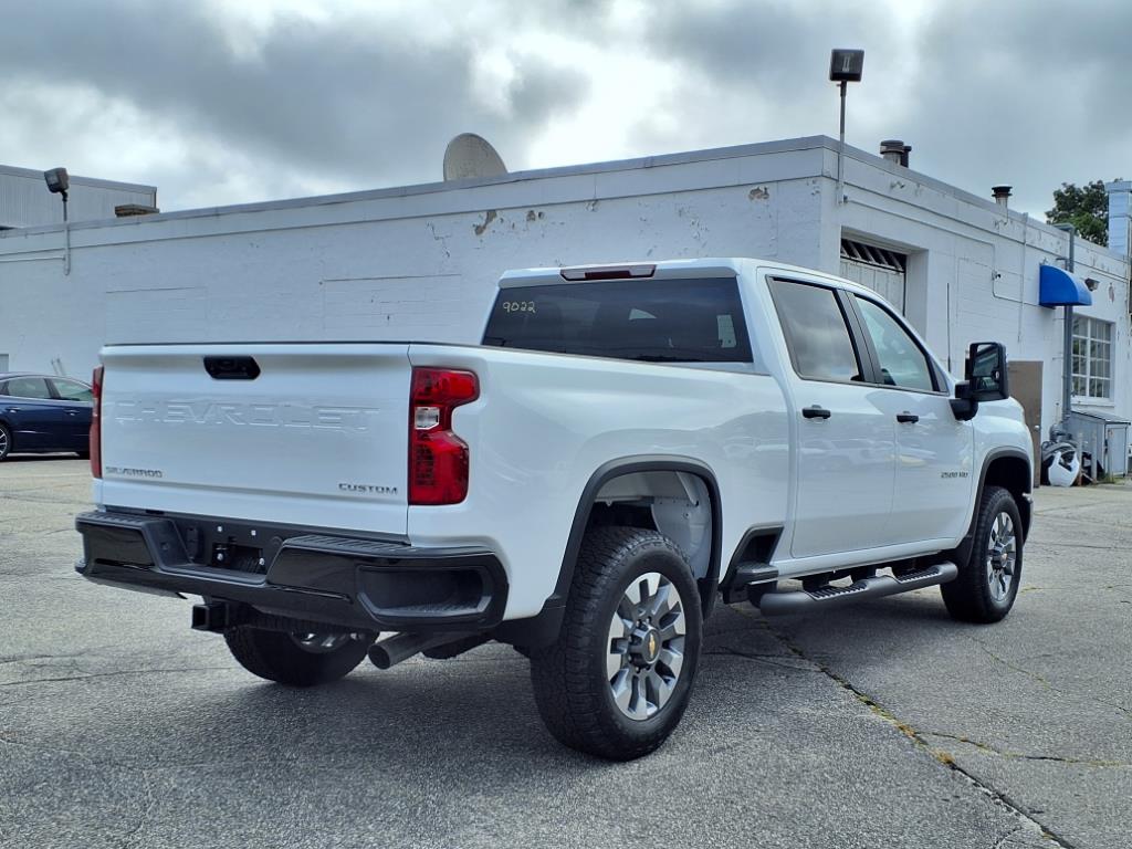 2025 Chevrolet Silverado 2500HD Custom photo 7