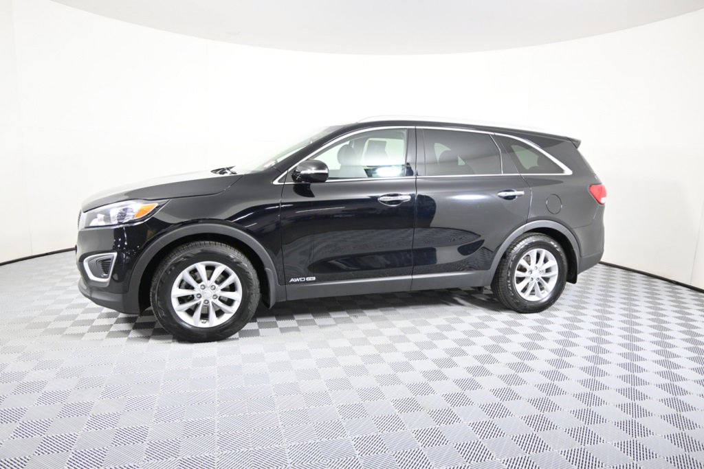 Used 2018 Kia Sorento LX with VIN 5XYPGDA56JG421860 for sale in Forest Lake, MN