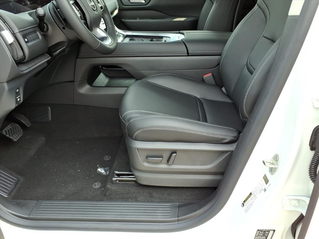 2026 Nissan Armada SV photo 10