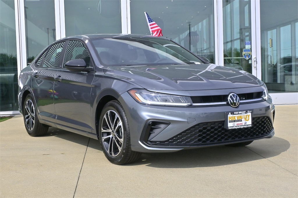 2025 Volkswagen Jetta Sport's photo