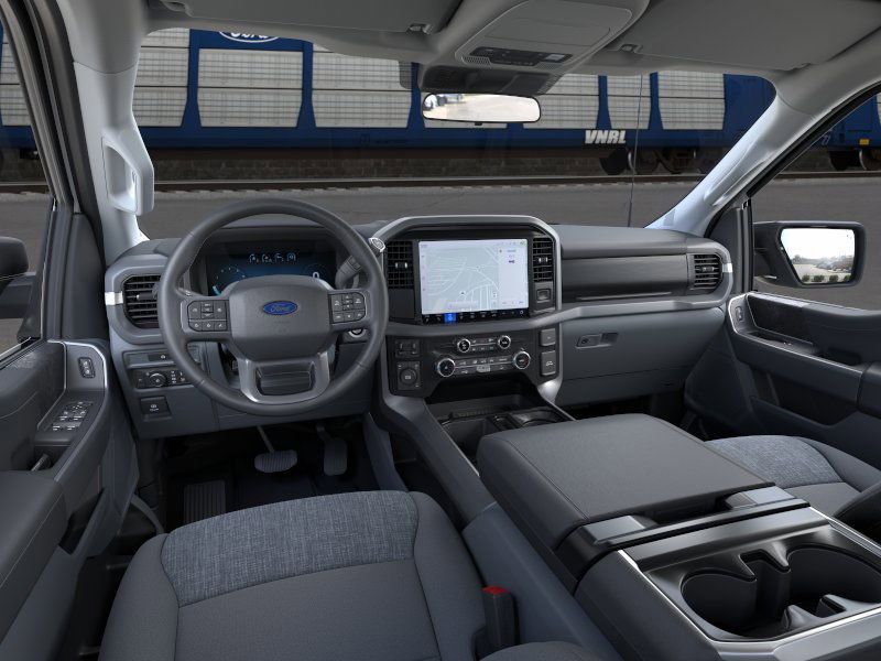 2025 Ford F-150 XLT photo 7