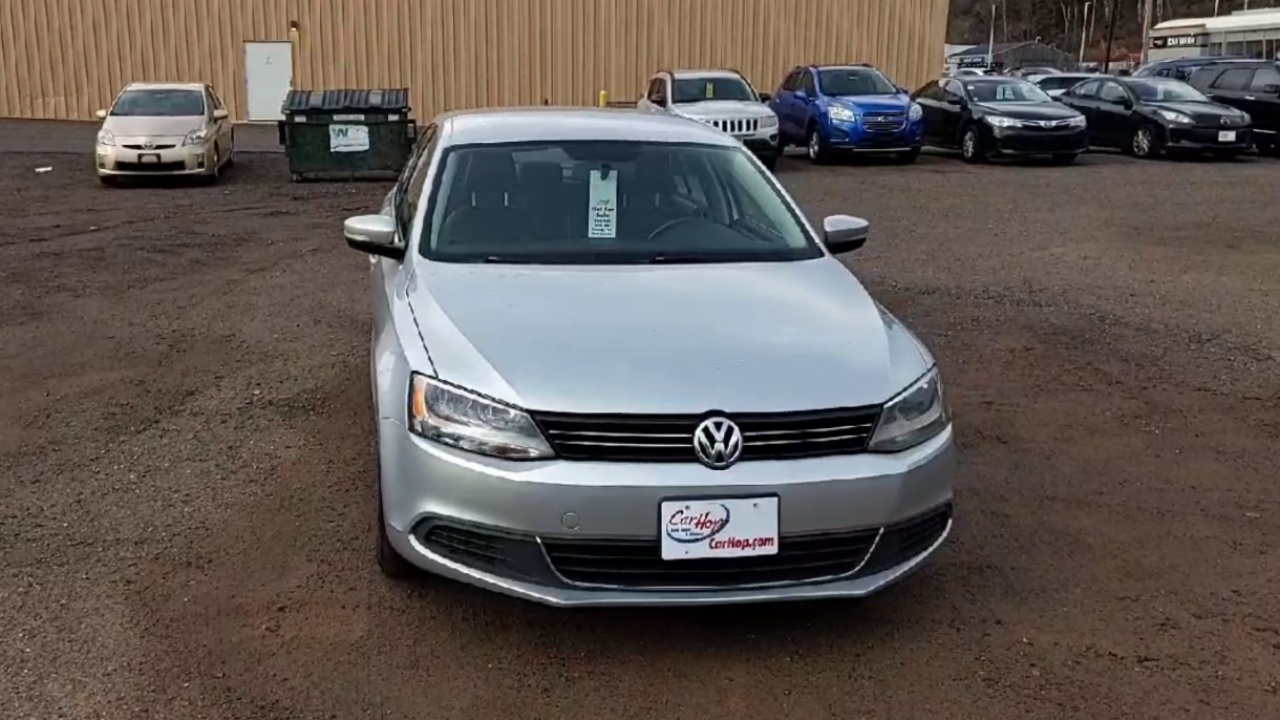 2014 Volkswagen Jetta SE photo 2