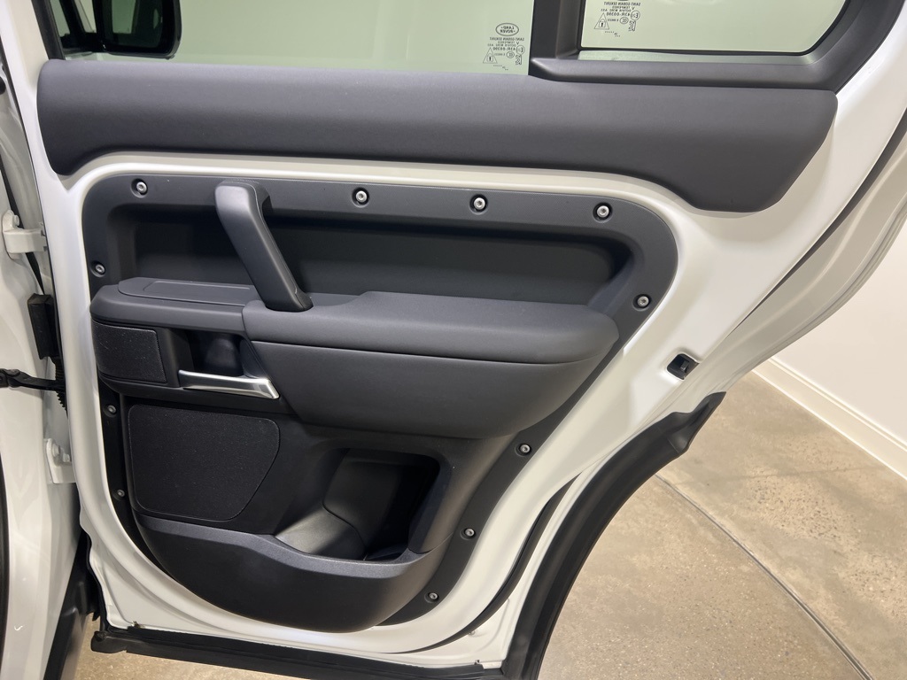 2025 Land Rover Defender 130 S photo 24
