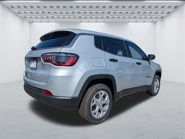 2024 Jeep Compass Sport photo 2